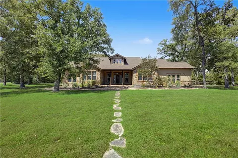 9095 King Oaks Dr, Iola, TX 77861