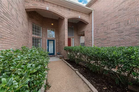 311 Chimney Hill Dr N, College Station, TX 77840
