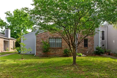 2519 Cross Timbers Dr, College Station, TX 77840