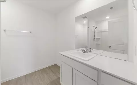 Bath - 5313 Gabby Pass, Bryan, TX 77807 photo 2 of 3