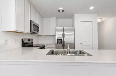 Kitchen - 5313 Gabby Pass, Bryan, TX 77807 photo 2 of 3