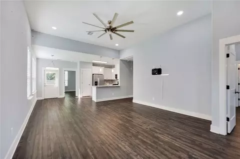Living - 507 Walnut St, Bryan, TX 77803 photo 1 of 3