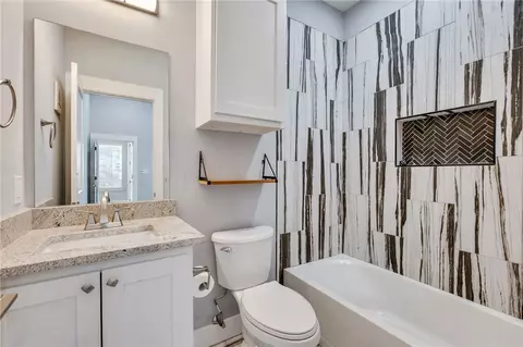 Bath - 507 Walnut St, Bryan, TX 77803 photo 3 of 3