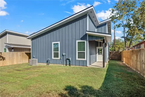 Exterior - 507 Walnut St, Bryan, TX 77803 photo 2 of 4