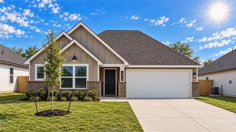 10619 Knox Landing Dr, College Station, TX 77845