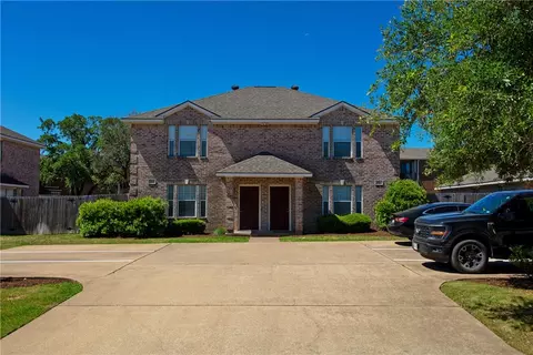 1112-1114 Gridiron Dr, College Station, TX 77840