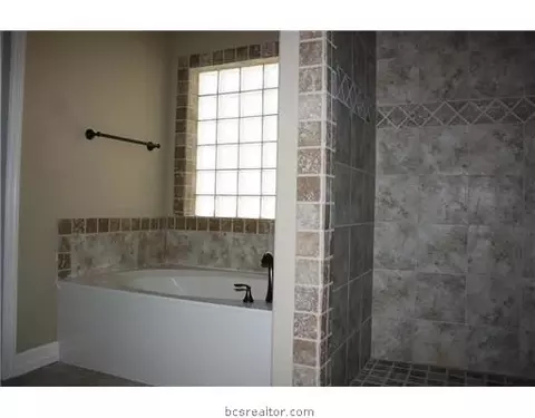 1912 Debbie, Bryan, TX 77802 photo 5