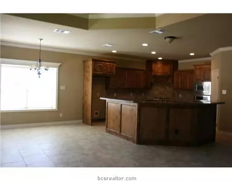 1912 Debbie, Bryan, TX 77802 photo 2