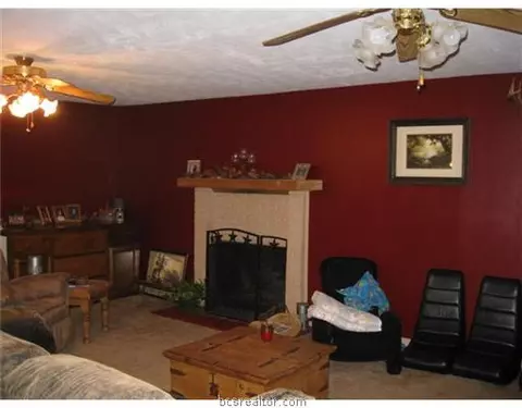 6569 Dick Elliott Rd, Bryan, TX 77808 photo 4