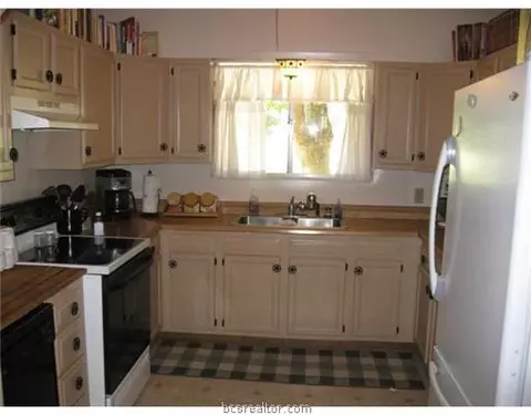 6569 Dick Elliott Rd, Bryan, TX 77808 photo 5