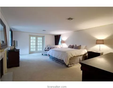 3501 Parkway, Bryan, TX 77802 photo 6
