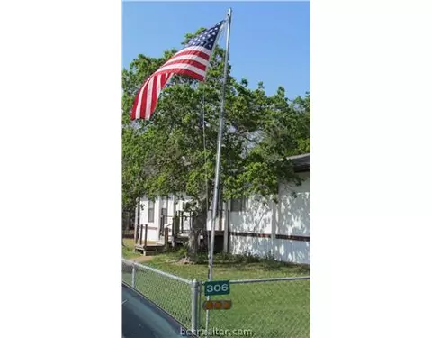 306 Elm St, Somerville, TX 77879 photo 1
