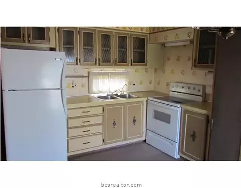 306 Elm St, Somerville, TX 77879 photo 6