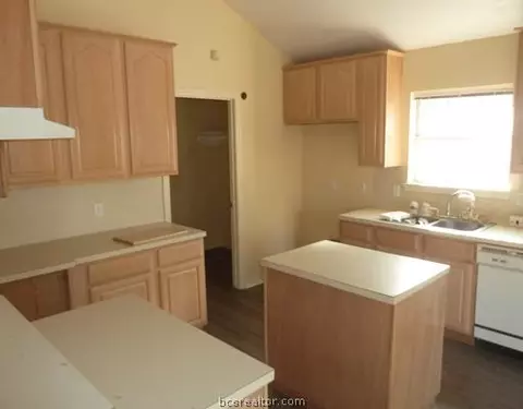 2828 Brandywine Cir, Bryan, TX 77807 photo 2