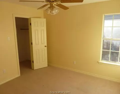 2828 Brandywine Cir, Bryan, TX 77807 photo 4