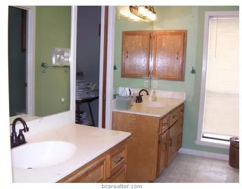 4213 Warwick, Bryan, TX 77802 photo 9