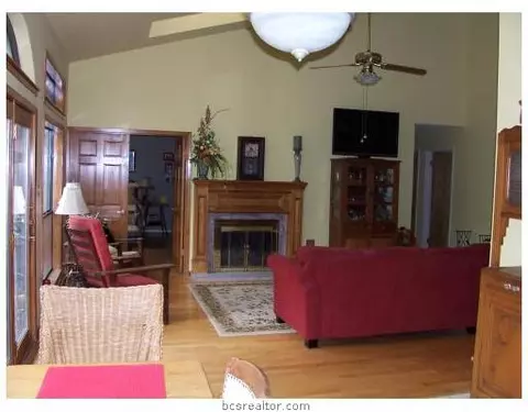 4213 Warwick, Bryan, TX 77802 photo 2