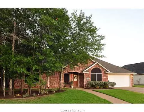 3808 Williams Trace Dr, Bryan, TX 77808 photo 1