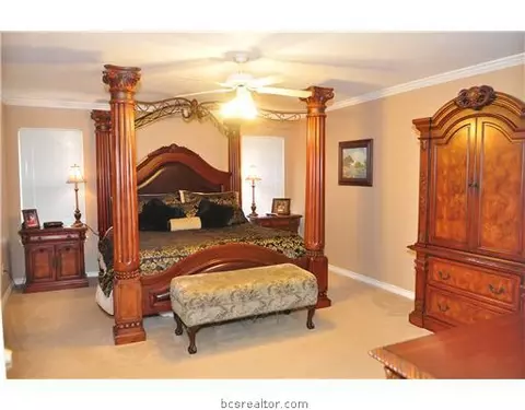 3808 Williams Trace Dr, Bryan, TX 77808 photo 6
