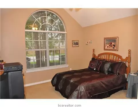 3808 Williams Trace Dr, Bryan, TX 77808 photo 8