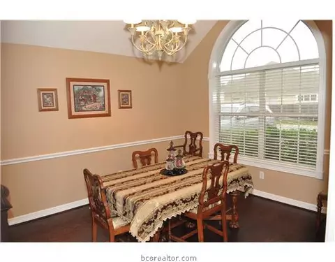 3808 Williams Trace Dr, Bryan, TX 77808 photo 3