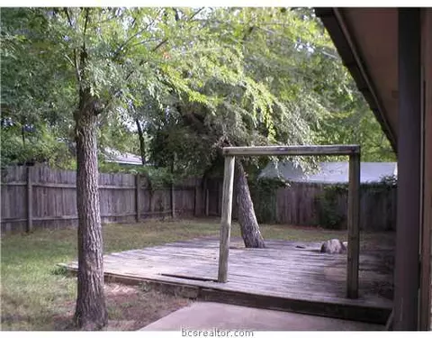 3232 Red Robin, Bryan, TX 77802 photo 2