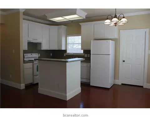 3689 Holick, Bryan, TX 77801 photo 4