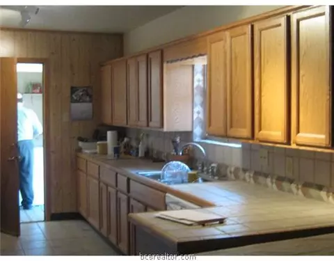 2319 Wayside, Bryan, TX 77802 photo 3