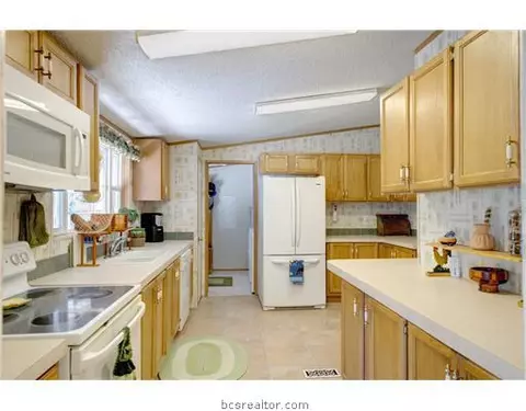 10352 Jackrabbit Ln, Bryan, TX 77808 photo 3