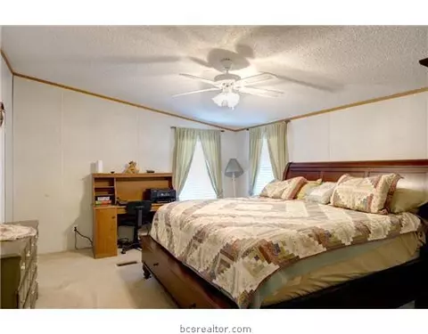 10352 Jackrabbit Ln, Bryan, TX 77808 photo 5