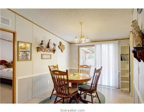 10352 Jackrabbit Ln, Bryan, TX 77808 photo 4