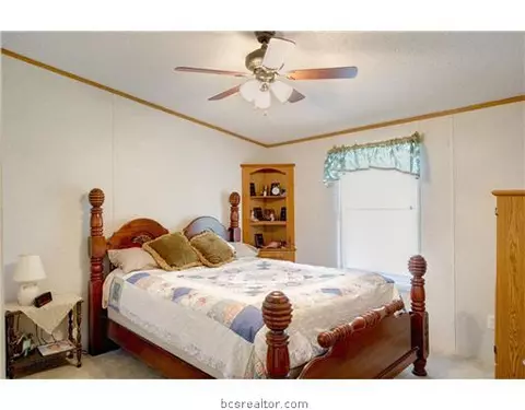 10352 Jackrabbit Ln, Bryan, TX 77808 photo 7