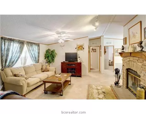 10352 Jackrabbit Ln, Bryan, TX 77808 photo 2