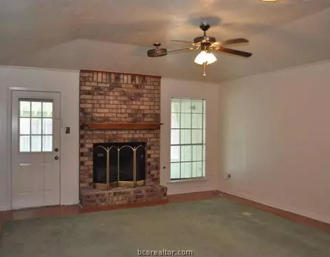 4504 Meadowbrook Dr, Bryan, TX 77802 photo 5