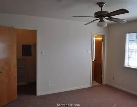 4504 Meadowbrook Dr, Bryan, TX 77802 photo 6