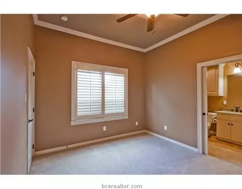 4208 Serrano, Bryan, TX 77802 photo 12