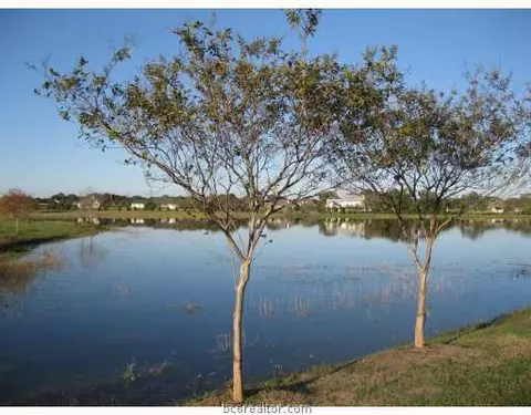 7005 Gemstone, Bryan, TX 77808 photo 2