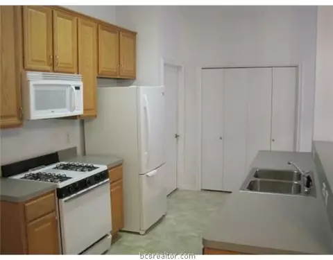 3303 Timberline Dr, Bryan, TX 77803 photo 2