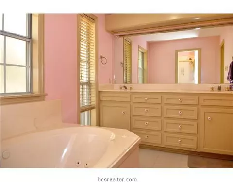 5554 Osr E, Bryan, TX 77808 photo 8