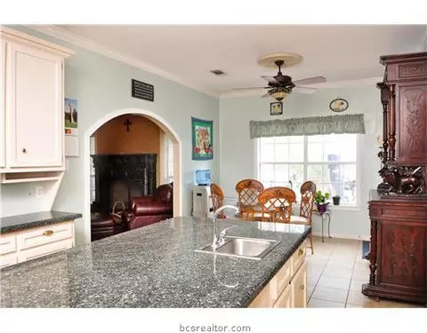 5554 Osr E, Bryan, TX 77808 photo 5