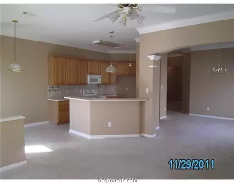 2604 Trophy Dr, Bryan, TX 77802 photo 3