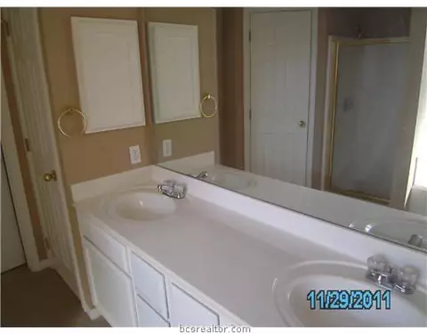 2604 Trophy Dr, Bryan, TX 77802 photo 6