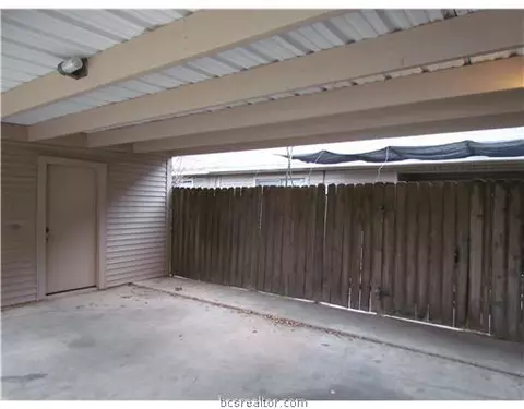 908 Navidad, Bryan, TX 77801 photo 4