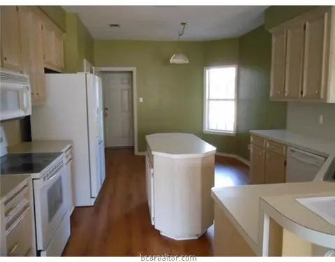 5708 Timberton Dr, Bryan, TX 77802 photo 5
