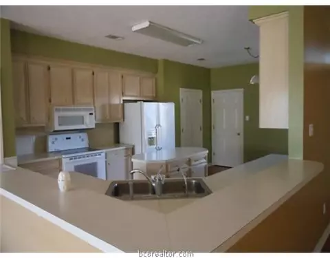 5708 Timberton Dr, Bryan, TX 77802 photo 6
