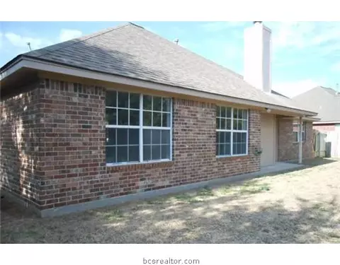 5708 Timberton Dr, Bryan, TX 77802 photo 2