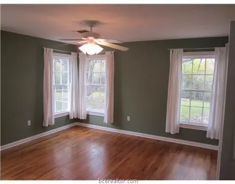 902 Edgewood, Bryan, TX 77802 photo 8