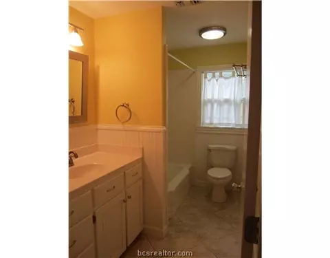 902 Edgewood, Bryan, TX 77802 photo 10