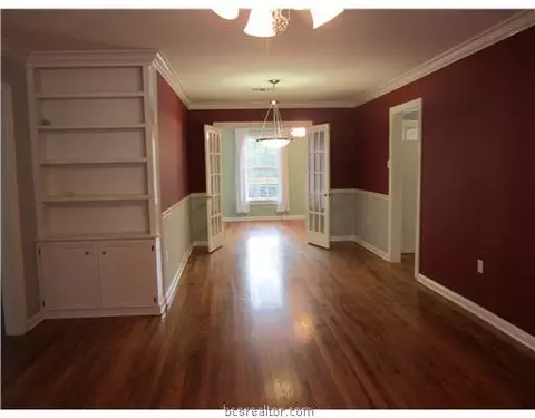 902 Edgewood, Bryan, TX 77802 photo 7