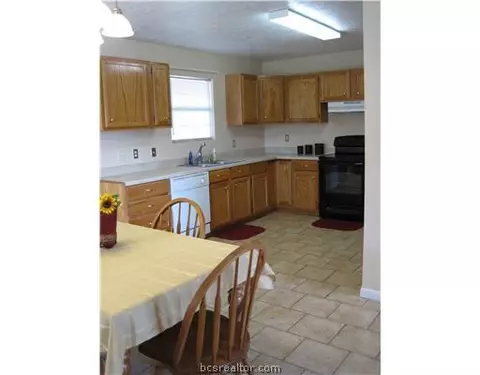 403 Wallace St, Bryan, TX 77803 photo 5
